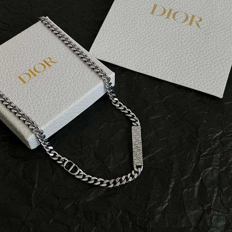 Dior Necklace 03yxs79